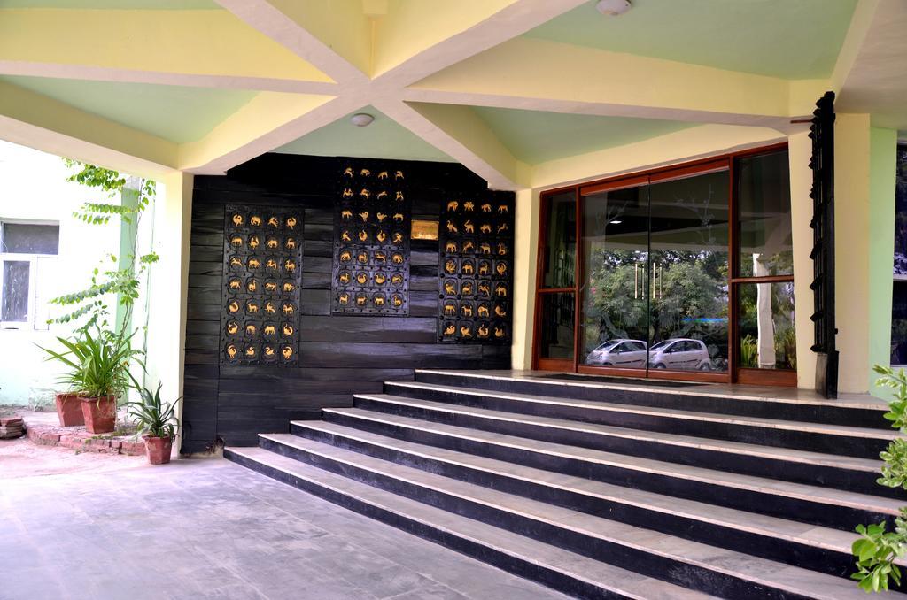 Hotel Bharatpur Ashok Eksteriør bilde
