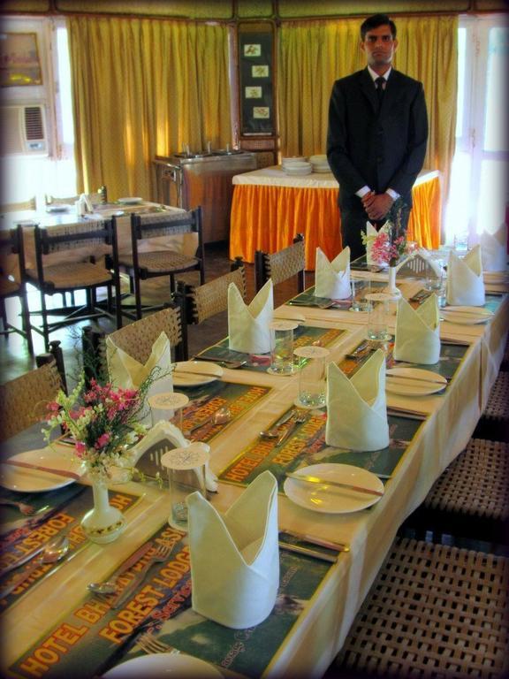Hotel Bharatpur Ashok Eksteriør bilde