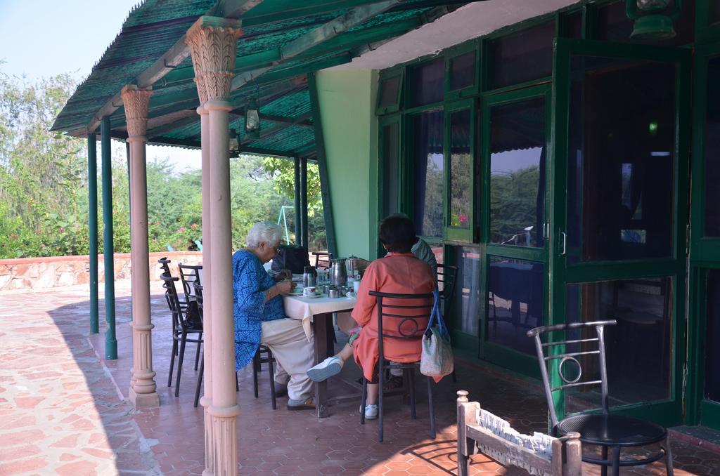 Hotel Bharatpur Ashok Eksteriør bilde