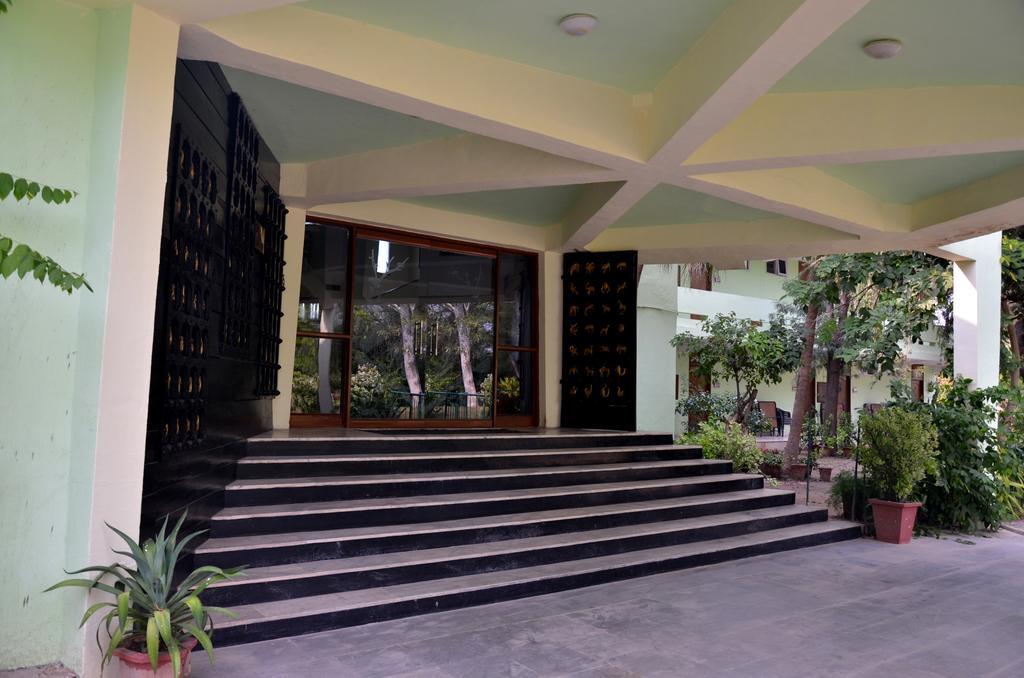 Hotel Bharatpur Ashok Eksteriør bilde