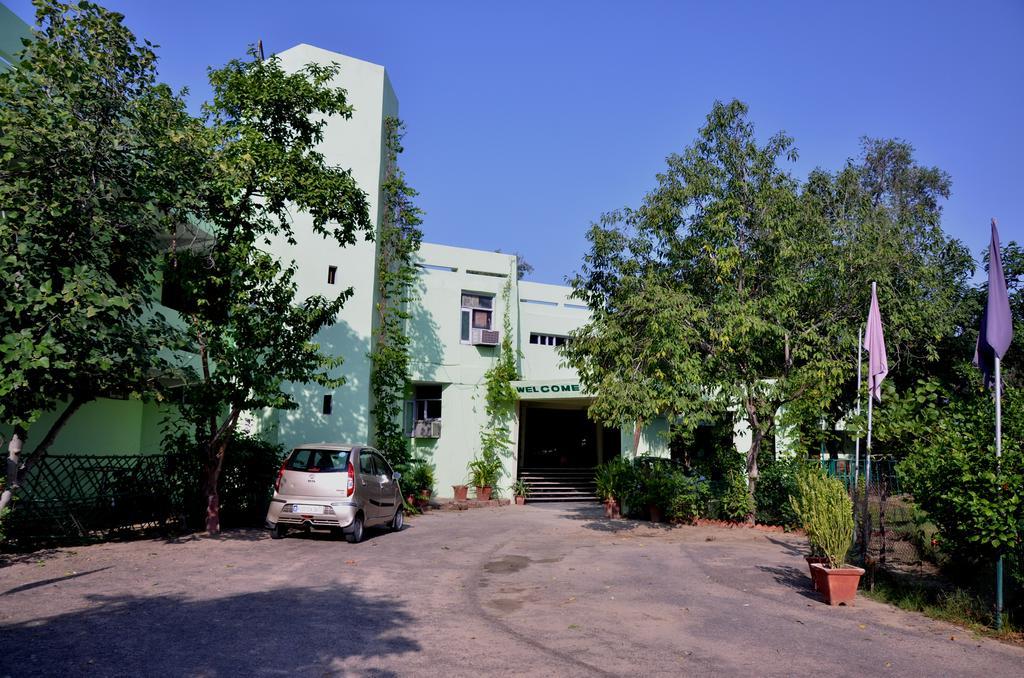 Hotel Bharatpur Ashok Eksteriør bilde