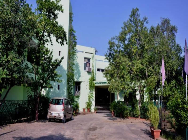 Hotel Bharatpur Ashok Eksteriør bilde